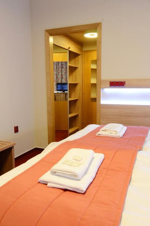 Hotel Uno Усти-над-Орлици Номер фото